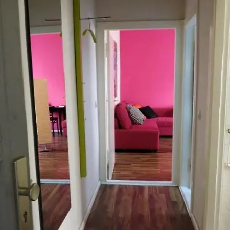 Appartement avec une excellente rénovation pour trois personnes